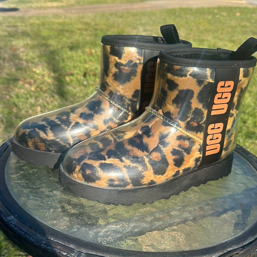 UGG classic clear mini panther boot size 5